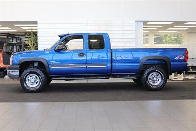 2004 Chevrolet Silverado 2500 LT 4dr Extended Cab LT  1-OWNER 100% RUST FREE* 100% STOCK* NEW 2.5 "FABTEC LEVEL KIT W/ BILSTEIN 5100 SHOCKS & NEW 33.5 " BFG KO3 10-PLYS* ALL SERVICE RECDS SINCE NEW* NEVER HAD 5TH WHEEL OR GOOSENECK* 5-SPD ALLISON - Photo 4 - Portland, OR 97230