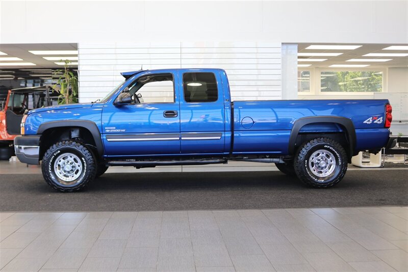 2004 Chevrolet Silverado 2500 LT 4dr Extended Cab LT  1-OWNER 100% RUST FREE* 100% STOCK* NEW 2.5 "FABTEC LEVEL KIT W/ BILSTEIN 5100 SHOCKS & NEW 33.5 " BFG KO3 10-PLYS* ALL SERVICE RECDS SINCE NEW* NEVER HAD 5TH WHEEL OR GOOSENECK* 5-SPD ALLISON - Photo 4 - Portland, OR 97230