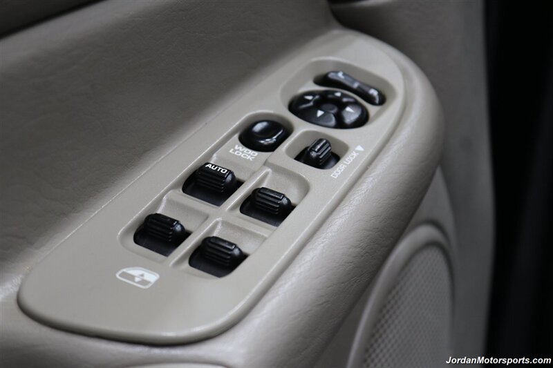 2005 Dodge Ram 3500 SLT 6-SPEED MANUAL 5.9L* NEVER HAD 5TH WHEEL OR GOOSNECK* FULL FRONT END SUSPENSION NEW REBUILD* CARLI 3 "LEVEL LIFT W/BILSTEIN 5100 SHOCKS* 34 " TOYO A/T III 10-PLYS* LEER CANOPY* LINEX BED LINER - Photo 56 - Portland, OR 97230