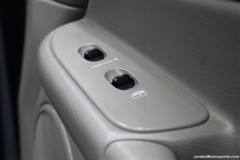 2005 Dodge Ram 3500 SLT 6-SPEED MANUAL 5.9L* NEVER HAD 5TH WHEEL OR GOOSNECK* FULL FRONT END SUSPENSION NEW REBUILD* CARLI 3 "LEVEL LIFT W/BILSTEIN 5100 SHOCKS* 34 " TOYO A/T III 10-PLYS* LEER CANOPY* LINEX BED LINER - Photo 57 - Portland, OR 97230