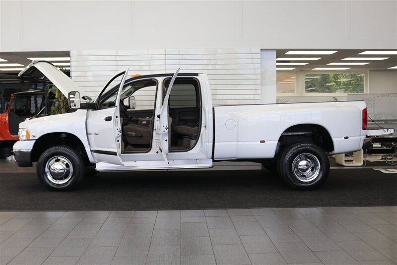 2005 Dodge Ram 3500 SLT  1-OWNER* 100% RUST FREE* 5.9L HIGH OUTPUT* 6-SPD MANUAL* DEALER SERVICED SINCE NEW W/ ALL RECORDS* NEW SERVICE INCLUDING NEW AC COMPRESSOR & FLUIDS* 100% STOCK UNMODIFIED* ALL BOOKS * COLLECTOR GRADE - Photo 10 - Portland, OR 97230