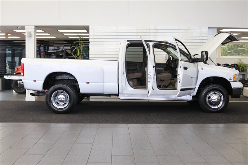 2005 Dodge Ram 3500 SLT  1-OWNER* 100% RUST FREE* 5.9L HIGH OUTPUT* 6-SPD MANUAL* DEALER SERVICED SINCE NEW W/ ALL RECORDS* NEW SERVICE INCLUDING NEW AC COMPRESSOR & FLUIDS* 100% STOCK UNMODIFIED* ALL BOOKS * COLLECTOR GRADE - Photo 11 - Portland, OR 97230