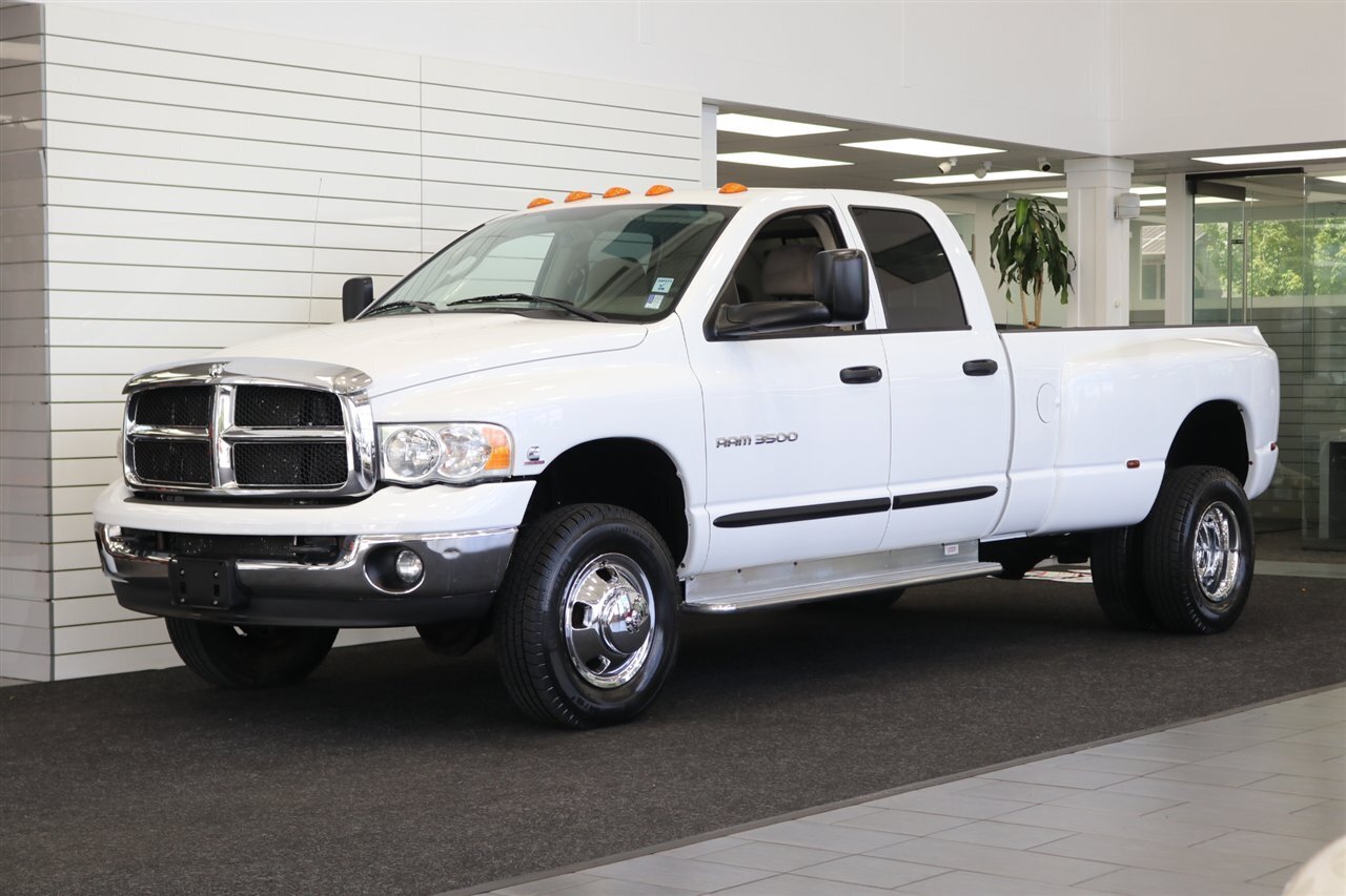 2005 Dodge Ram 3500 SLT  1-OWNER* 100% RUST FREE* 5.9L HIGH OUTPUT* 6-SPD MANUAL* DEALER SERVICED SINCE NEW W/ ALL RECORDS* NEW SERVICE INCLUDING NEW AC COMPRESSOR & FLUIDS* 100% STOCK UNMODIFIED* ALL BOOKS * COLLECTOR GRADE - Photo 1 - Portland, OR 97230