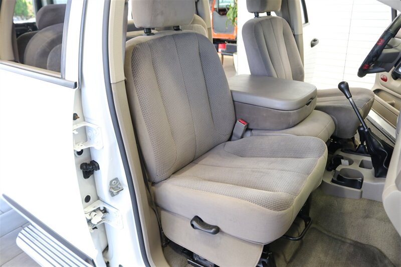 2005 Dodge Ram 3500 SLT  1-OWNER* 100% RUST FREE* 5.9L HIGH OUTPUT* 6-SPD MANUAL* DEALER SERVICED SINCE NEW W/ ALL RECORDS* NEW SERVICE INCLUDING NEW AC COMPRESSOR & FLUIDS* 100% STOCK UNMODIFIED* ALL BOOKS * COLLECTOR GRADE - Photo 17 - Portland, OR 97230