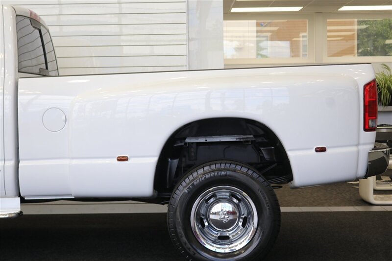 2005 Dodge Ram 3500 SLT  1-OWNER* 100% RUST FREE* 5.9L HIGH OUTPUT* 6-SPD MANUAL* DEALER SERVICED SINCE NEW W/ ALL RECORDS* NEW SERVICE INCLUDING NEW AC COMPRESSOR & FLUIDS* 100% STOCK UNMODIFIED* ALL BOOKS * COLLECTOR GRADE - Photo 48 - Portland, OR 97230