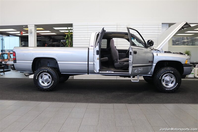 2001 Dodge Ram 2500 SLT  2-OWNERS SINCE NEW* 100% RUST FREE* NEW 33 " BFG KO3 10-PLYS* UPGRADED EXTERNAL INJECTION PUMP* NEW BRAKES - ROTORS - CALIPERS - BRAKE FLUID - WIPERS - AIR FILTER* NEVER HAD 5TH WHEELS OR GOOSNECK - Photo 10 - Portland, OR 97230