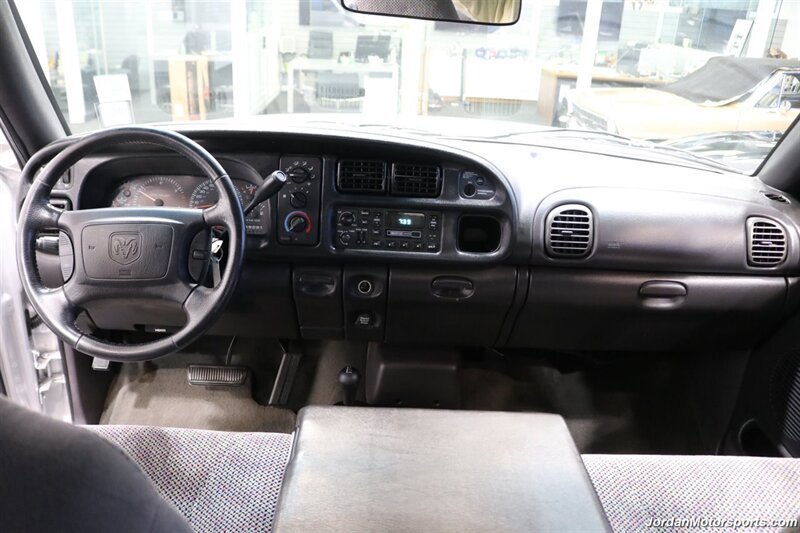 2001 Dodge Ram 2500 SLT  2-OWNERS SINCE NEW* 100% RUST FREE* NEW 33 " BFG KO3 10-PLYS* UPGRADED EXTERNAL INJECTION PUMP* NEW BRAKES - ROTORS - CALIPERS - BRAKE FLUID - WIPERS - AIR FILTER* NEVER HAD 5TH WHEELS OR GOOSNECK - Photo 20 - Portland, OR 97230