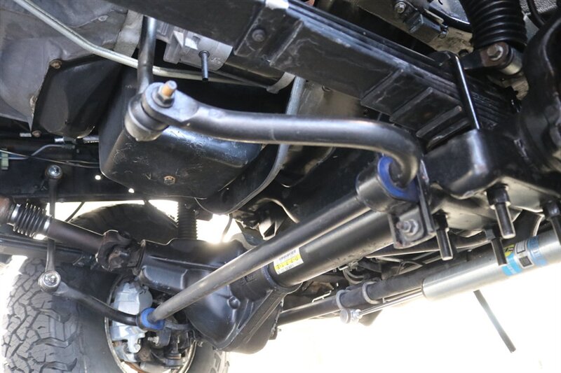 2001 Ford F-250 XLT  1-OWNER* 100% RUST FREE* NEW 2.5 " LEVEL KIT W/ NEW 35 " BFG KO3 10-PLYs* ALL SERVICE RECORDS SINCE NEW @FORD DEALER* NEW BRAKES-ROTORS-CALIPERS-COOLANT FLUSH-BRAKE FLUID-THERMOSTAT* ALL BOOKS & KEYS - Photo 33 - Portland, OR 97230