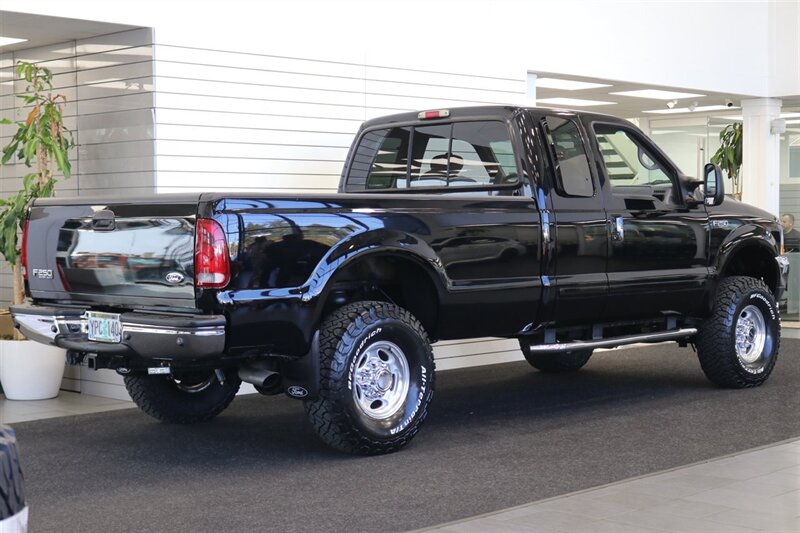 2001 Ford F-250 XLT  1-OWNER* 100% RUST FREE* NEW 2.5 " LEVEL KIT W/ NEW 35 " BFG KO3 10-PLYs* ALL SERVICE RECORDS SINCE NEW @FORD DEALER* NEW BRAKES-ROTORS-CALIPERS-COOLANT FLUSH-BRAKE FLUID-THERMOSTAT* ALL BOOKS & KEYS - Photo 7 - Portland, OR 97230