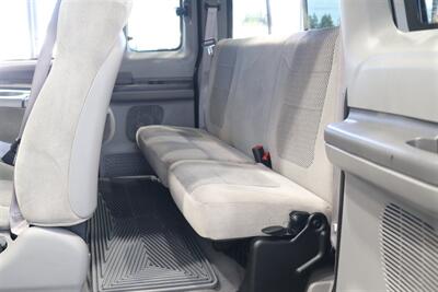 2001 Ford F-250 XLT  1-OWNER* 100% RUST FREE* NEW 2.5 " LEVEL KIT W/ NEW 35 " BFG KO3 10-PLYs* ALL SERVICE RECORDS SINCE NEW @FORD DEALER* NEW BRAKES-ROTORS-CALIPERS-COOLANT FLUSH-BRAKE FLUID-THERMOSTAT* ALL BOOKS & KEYS - Photo 86 - Portland, OR 97230