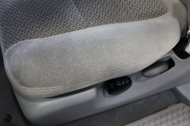 2001 Ford F-250 XLT  1-OWNER* 100% RUST FREE* NEW 2.5 " LEVEL KIT W/ NEW 35 " BFG KO3 10-PLYs* ALL SERVICE RECORDS SINCE NEW @FORD DEALER* NEW BRAKES-ROTORS-CALIPERS-COOLANT FLUSH-BRAKE FLUID-THERMOSTAT* ALL BOOKS & KEYS - Photo 72 - Portland, OR 97230