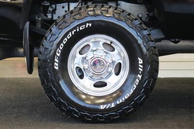 2001 Ford F-250 XLT  1-OWNER* 100% RUST FREE* NEW 2.5 " LEVEL KIT W/ NEW 35 " BFG KO3 10-PLYs* ALL SERVICE RECORDS SINCE NEW @FORD DEALER* NEW BRAKES-ROTORS-CALIPERS-COOLANT FLUSH-BRAKE FLUID-THERMOSTAT* ALL BOOKS & KEYS - Photo 63 - Portland, OR 97230