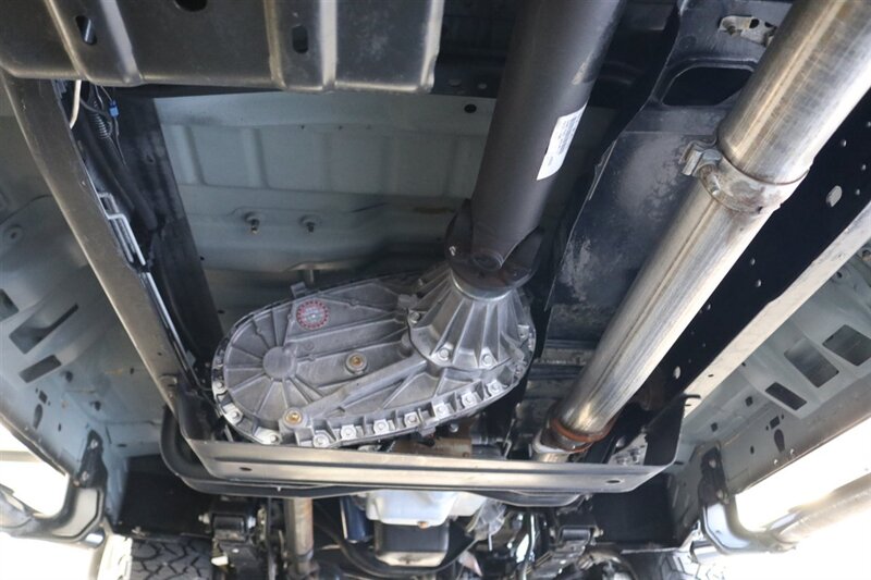 2001 Ford F-250 XLT  1-OWNER* 100% RUST FREE* NEW 2.5 " LEVEL KIT W/ NEW 35 " BFG KO3 10-PLYs* ALL SERVICE RECORDS SINCE NEW @FORD DEALER* NEW BRAKES-ROTORS-CALIPERS-COOLANT FLUSH-BRAKE FLUID-THERMOSTAT* ALL BOOKS & KEYS - Photo 25 - Portland, OR 97230