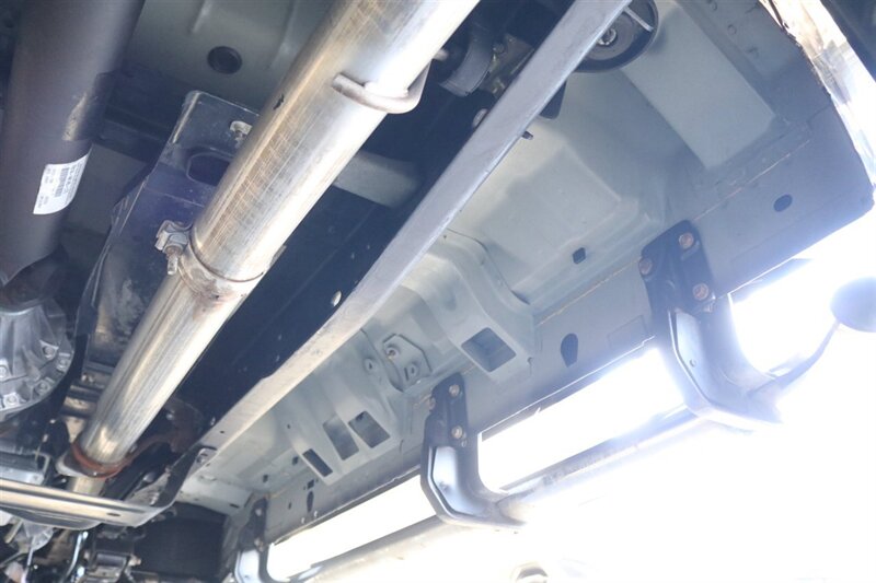 2001 Ford F-250 XLT  1-OWNER* 100% RUST FREE* NEW 2.5 " LEVEL KIT W/ NEW 35 " BFG KO3 10-PLYs* ALL SERVICE RECORDS SINCE NEW @FORD DEALER* NEW BRAKES-ROTORS-CALIPERS-COOLANT FLUSH-BRAKE FLUID-THERMOSTAT* ALL BOOKS & KEYS - Photo 28 - Portland, OR 97230