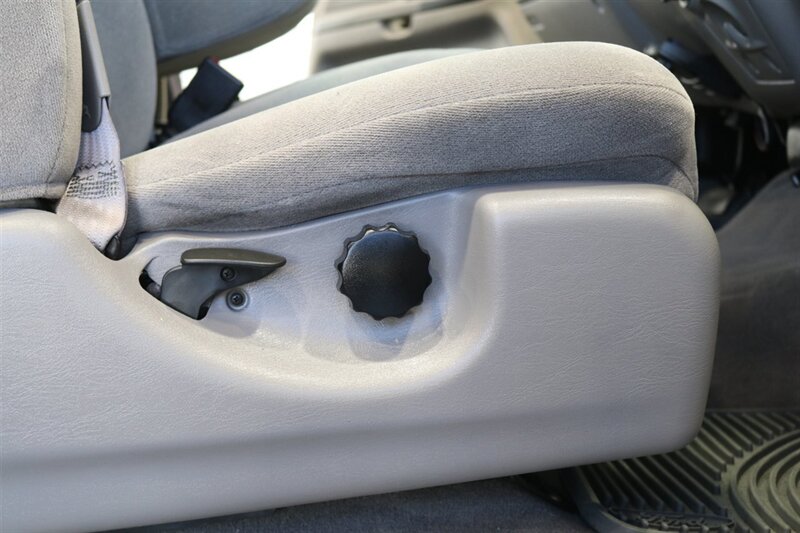 2001 Ford F-250 XLT  1-OWNER* 100% RUST FREE* NEW 2.5 " LEVEL KIT W/ NEW 35 " BFG KO3 10-PLYs* ALL SERVICE RECORDS SINCE NEW @FORD DEALER* NEW BRAKES-ROTORS-CALIPERS-COOLANT FLUSH-BRAKE FLUID-THERMOSTAT* ALL BOOKS & KEYS - Photo 71 - Portland, OR 97230