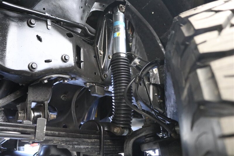 2001 Ford F-250 XLT  1-OWNER* 100% RUST FREE* NEW 2.5 " LEVEL KIT W/ NEW 35 " BFG KO3 10-PLYs* ALL SERVICE RECORDS SINCE NEW @FORD DEALER* NEW BRAKES-ROTORS-CALIPERS-COOLANT FLUSH-BRAKE FLUID-THERMOSTAT* ALL BOOKS & KEYS - Photo 34 - Portland, OR 97230