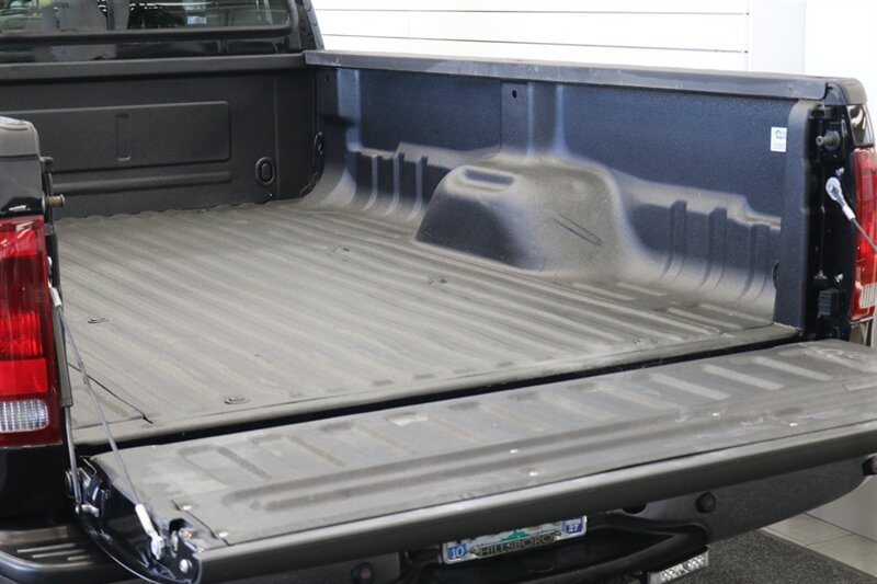 2001 Ford F-250 XLT  1-OWNER* 100% RUST FREE* NEW 2.5 " LEVEL KIT W/ NEW 35 " BFG KO3 10-PLYs* ALL SERVICE RECORDS SINCE NEW @FORD DEALER* NEW BRAKES-ROTORS-CALIPERS-COOLANT FLUSH-BRAKE FLUID-THERMOSTAT* ALL BOOKS & KEYS - Photo 42 - Portland, OR 97230