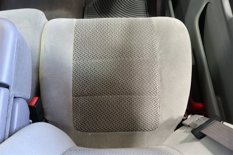 2001 Ford F-250 XLT  1-OWNER* 100% RUST FREE* NEW 2.5 " LEVEL KIT W/ NEW 35 " BFG KO3 10-PLYs* ALL SERVICE RECORDS SINCE NEW @FORD DEALER* NEW BRAKES-ROTORS-CALIPERS-COOLANT FLUSH-BRAKE FLUID-THERMOSTAT* ALL BOOKS & KEYS - Photo 77 - Portland, OR 97230