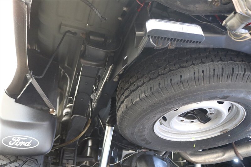 2001 Ford F-250 XLT  1-OWNER* 100% RUST FREE* NEW 2.5 " LEVEL KIT W/ NEW 35 " BFG KO3 10-PLYs* ALL SERVICE RECORDS SINCE NEW @FORD DEALER* NEW BRAKES-ROTORS-CALIPERS-COOLANT FLUSH-BRAKE FLUID-THERMOSTAT* ALL BOOKS & KEYS - Photo 35 - Portland, OR 97230