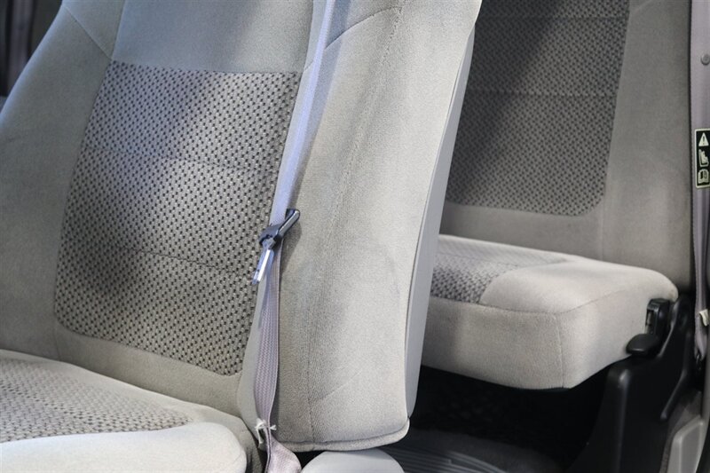 2001 Ford F-250 XLT  1-OWNER* 100% RUST FREE* NEW 2.5 " LEVEL KIT W/ NEW 35 " BFG KO3 10-PLYs* ALL SERVICE RECORDS SINCE NEW @FORD DEALER* NEW BRAKES-ROTORS-CALIPERS-COOLANT FLUSH-BRAKE FLUID-THERMOSTAT* ALL BOOKS & KEYS - Photo 74 - Portland, OR 97230