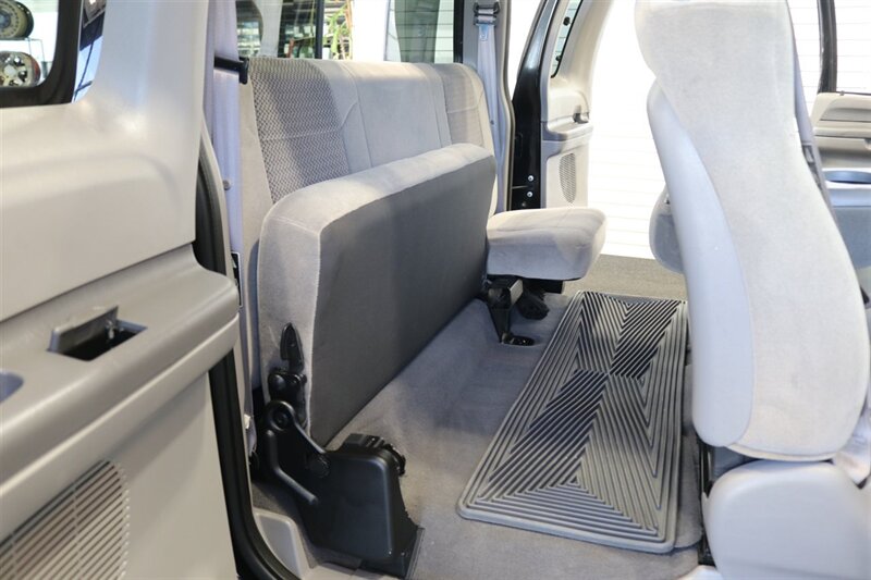 2001 Ford F-250 XLT  1-OWNER* 100% RUST FREE* NEW 2.5 " LEVEL KIT W/ NEW 35 " BFG KO3 10-PLYs* ALL SERVICE RECORDS SINCE NEW @FORD DEALER* NEW BRAKES-ROTORS-CALIPERS-COOLANT FLUSH-BRAKE FLUID-THERMOSTAT* ALL BOOKS & KEYS - Photo 87 - Portland, OR 97230