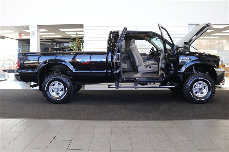 2001 Ford F-250 XLT  1-OWNER* 100% RUST FREE* NEW 2.5 " LEVEL KIT W/ NEW 35 " BFG KO3 10-PLYs* ALL SERVICE RECORDS SINCE NEW @FORD DEALER* NEW BRAKES-ROTORS-CALIPERS-COOLANT FLUSH-BRAKE FLUID-THERMOSTAT* ALL BOOKS & KEYS - Photo 11 - Portland, OR 97230