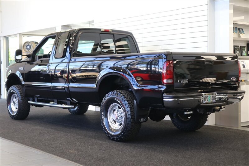 2001 Ford F-250 XLT  1-OWNER* 100% RUST FREE* NEW 2.5 " LEVEL KIT W/ NEW 35 " BFG KO3 10-PLYs* ALL SERVICE RECORDS SINCE NEW @FORD DEALER* NEW BRAKES-ROTORS-CALIPERS-COOLANT FLUSH-BRAKE FLUID-THERMOSTAT* ALL BOOKS & KEYS - Photo 6 - Portland, OR 97230