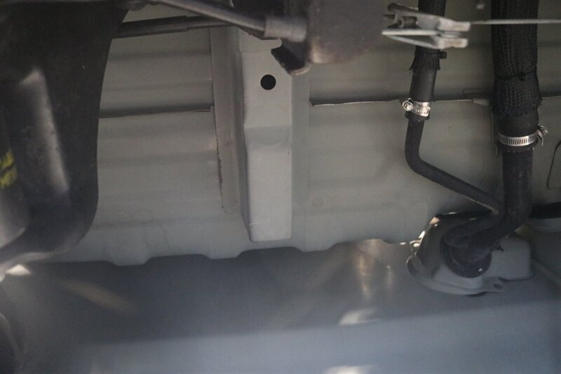 2001 Ford F-250 XLT  1-OWNER* 100% RUST FREE* NEW 2.5 " LEVEL KIT W/ NEW 35 " BFG KO3 10-PLYs* ALL SERVICE RECORDS SINCE NEW @FORD DEALER* NEW BRAKES-ROTORS-CALIPERS-COOLANT FLUSH-BRAKE FLUID-THERMOSTAT* ALL BOOKS & KEYS - Photo 29 - Portland, OR 97230