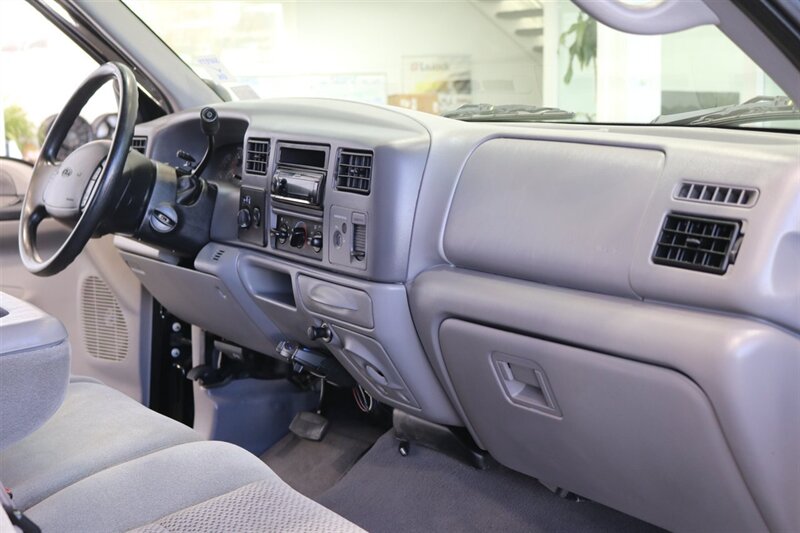 2001 Ford F-250 XLT  1-OWNER* 100% RUST FREE* NEW 2.5 " LEVEL KIT W/ NEW 35 " BFG KO3 10-PLYs* ALL SERVICE RECORDS SINCE NEW @FORD DEALER* NEW BRAKES-ROTORS-CALIPERS-COOLANT FLUSH-BRAKE FLUID-THERMOSTAT* ALL BOOKS & KEYS - Photo 88 - Portland, OR 97230