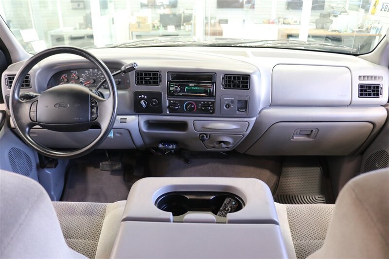 2001 Ford F-250 XLT  1-OWNER* 100% RUST FREE* NEW 2.5 " LEVEL KIT W/ NEW 35 " BFG KO3 10-PLYs* ALL SERVICE RECORDS SINCE NEW @FORD DEALER* NEW BRAKES-ROTORS-CALIPERS-COOLANT FLUSH-BRAKE FLUID-THERMOSTAT* ALL BOOKS & KEYS - Photo 19 - Portland, OR 97230