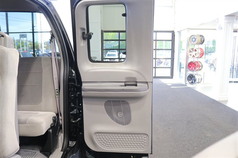 2001 Ford F-250 XLT  1-OWNER* 100% RUST FREE* NEW 2.5 " LEVEL KIT W/ NEW 35 " BFG KO3 10-PLYs* ALL SERVICE RECORDS SINCE NEW @FORD DEALER* NEW BRAKES-ROTORS-CALIPERS-COOLANT FLUSH-BRAKE FLUID-THERMOSTAT* ALL BOOKS & KEYS - Photo 68 - Portland, OR 97230