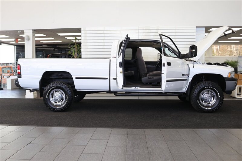 1999 Dodge Ram 2500 Laramie SLT  V-10 MAGNUM* 5-SPEED MANUAL* 58K ACTUAL MILES* NEVER HAD 5TH WHEEL OR GOOSENECK* NEW 33 " BFG KO3 10-PLYS* NEW BRAKES / SWAY BAR LINKS / BRAKE & COOLANT FLUSH* ALL ORIGINAL BOOKS-WINDOW STICKER-KEYS* - Photo 11 - Portland, OR 97230