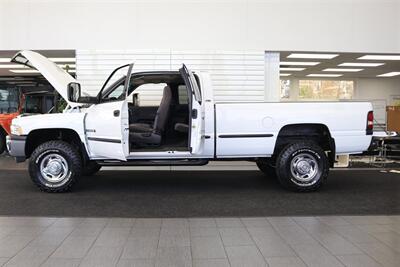 1999 Dodge Ram 2500 Laramie SLT  V-10 MAGNUM* 5-SPEED MANUAL* 58K ACTUAL MILES* NEVER HAD 5TH WHEEL OR GOOSENECK* NEW 33 " BFG KO3 10-PLYS* NEW BRAKES / SWAY BAR LINKS / BRAKE & COOLANT FLUSH* ALL ORIGINAL BOOKS-WINDOW STICKER-KEYS* - Photo 10 - Portland, OR 97230