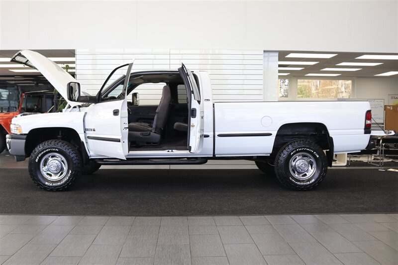 1999 Dodge Ram 2500 Laramie SLT  V-10 MAGNUM* 5-SPEED MANUAL* 58K ACTUAL MILES* NEVER HAD 5TH WHEEL OR GOOSENECK* NEW 33 " BFG KO3 10-PLYS* NEW BRAKES / SWAY BAR LINKS / BRAKE & COOLANT FLUSH* ALL ORIGINAL BOOKS-WINDOW STICKER-KEYS* - Photo 10 - Portland, OR 97230