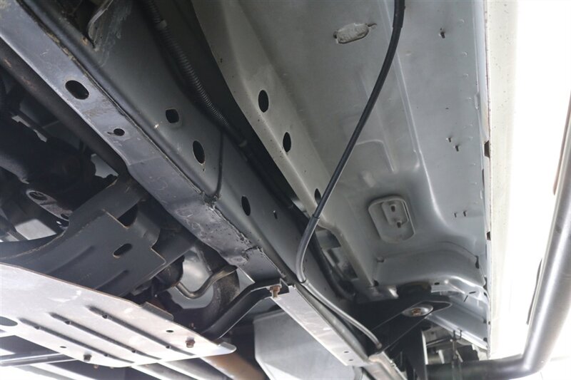 1999 Dodge Ram 2500 Laramie SLT  V-10 MAGNUM* 5-SPEED MANUAL* 58K ACTUAL MILES* NEVER HAD 5TH WHEEL OR GOOSENECK* NEW 33 " BFG KO3 10-PLYS* NEW BRAKES / SWAY BAR LINKS / BRAKE & COOLANT FLUSH* ALL ORIGINAL BOOKS-WINDOW STICKER-KEYS* - Photo 27 - Portland, OR 97230