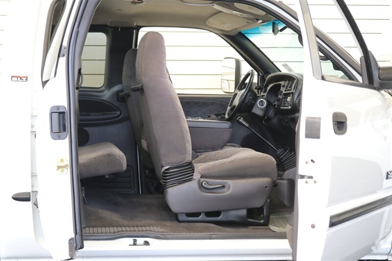 1999 Dodge Ram 2500 Laramie SLT  V-10 MAGNUM* 5-SPEED MANUAL* 58K ACTUAL MILES* NEVER HAD 5TH WHEEL OR GOOSENECK* NEW 33 " BFG KO3 10-PLYS* NEW BRAKES / SWAY BAR LINKS / BRAKE & COOLANT FLUSH* ALL ORIGINAL BOOKS-WINDOW STICKER-KEYS* - Photo 65 - Portland, OR 97230