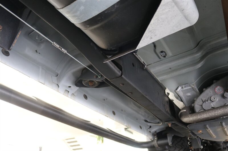 1999 Dodge Ram 2500 Laramie SLT  V-10 MAGNUM* 5-SPEED MANUAL* 58K ACTUAL MILES* NEVER HAD 5TH WHEEL OR GOOSENECK* NEW 33 " BFG KO3 10-PLYS* NEW BRAKES / SWAY BAR LINKS / BRAKE & COOLANT FLUSH* ALL ORIGINAL BOOKS-WINDOW STICKER-KEYS* - Photo 25 - Portland, OR 97230