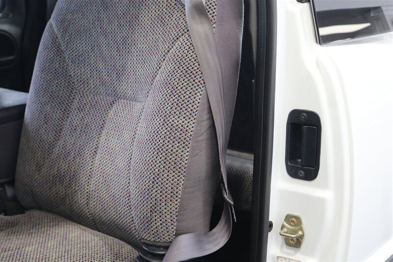 1999 Dodge Ram 2500 Laramie SLT  V-10 MAGNUM* 5-SPEED MANUAL* 58K ACTUAL MILES* NEVER HAD 5TH WHEEL OR GOOSENECK* NEW 33 " BFG KO3 10-PLYS* NEW BRAKES / SWAY BAR LINKS / BRAKE & COOLANT FLUSH* ALL ORIGINAL BOOKS-WINDOW STICKER-KEYS* - Photo 74 - Portland, OR 97230