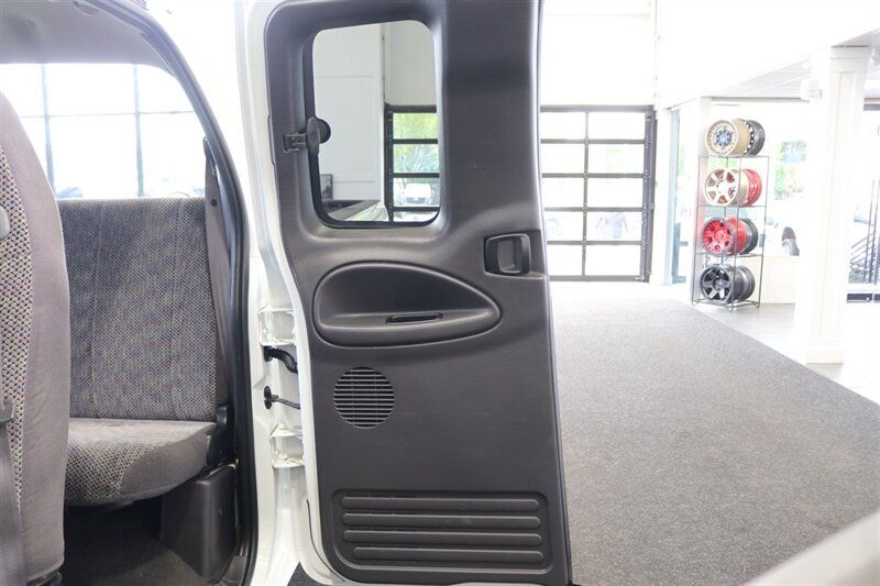 1999 Dodge Ram 2500 Laramie SLT  V-10 MAGNUM* 5-SPEED MANUAL* 58K ACTUAL MILES* NEVER HAD 5TH WHEEL OR GOOSENECK* NEW 33 " BFG KO3 10-PLYS* NEW BRAKES / SWAY BAR LINKS / BRAKE & COOLANT FLUSH* ALL ORIGINAL BOOKS-WINDOW STICKER-KEYS* - Photo 68 - Portland, OR 97230