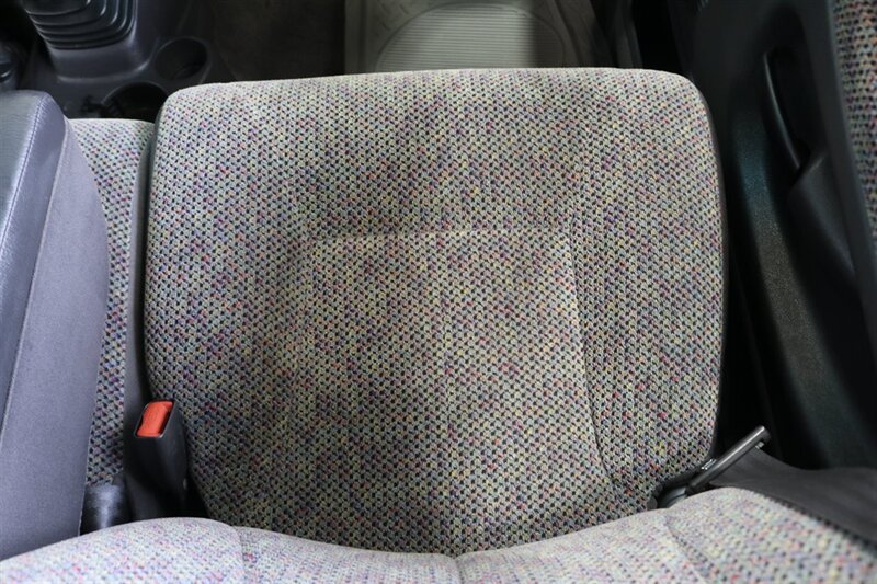 1999 Dodge Ram 2500 Laramie SLT  V-10 MAGNUM* 5-SPEED MANUAL* 58K ACTUAL MILES* NEVER HAD 5TH WHEEL OR GOOSENECK* NEW 33 " BFG KO3 10-PLYS* NEW BRAKES / SWAY BAR LINKS / BRAKE & COOLANT FLUSH* ALL ORIGINAL BOOKS-WINDOW STICKER-KEYS* - Photo 77 - Portland, OR 97230