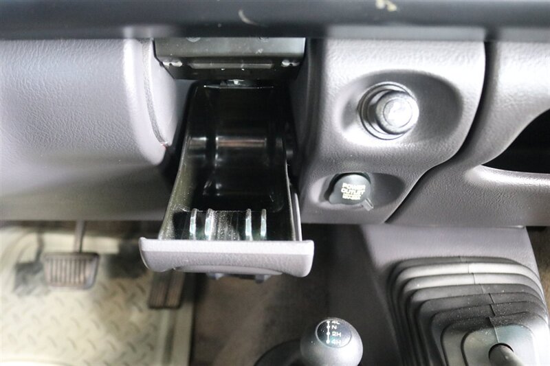 1999 Dodge Ram 2500 Laramie SLT  V-10 MAGNUM* 5-SPEED MANUAL* 58K ACTUAL MILES* NEVER HAD 5TH WHEEL OR GOOSENECK* NEW 33 " BFG KO3 10-PLYS* NEW BRAKES / SWAY BAR LINKS / BRAKE & COOLANT FLUSH* ALL ORIGINAL BOOKS-WINDOW STICKER-KEYS* - Photo 92 - Portland, OR 97230