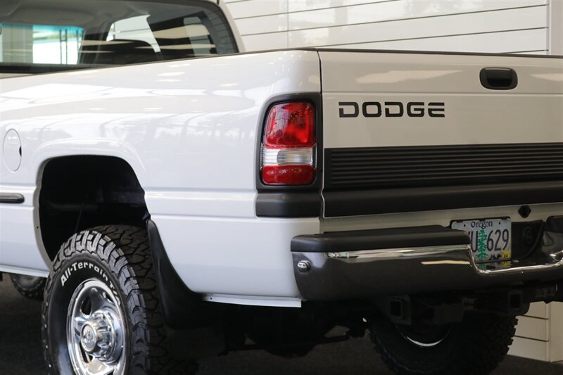 1999 Dodge Ram 2500 Laramie SLT  V-10 MAGNUM* 5-SPEED MANUAL* 58K ACTUAL MILES* NEVER HAD 5TH WHEEL OR GOOSENECK* NEW 33 " BFG KO3 10-PLYS* NEW BRAKES / SWAY BAR LINKS / BRAKE & COOLANT FLUSH* ALL ORIGINAL BOOKS-WINDOW STICKER-KEYS* - Photo 43 - Portland, OR 97230