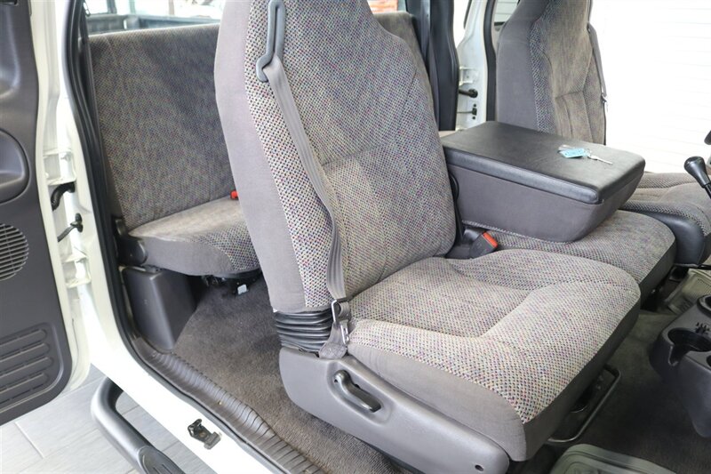 1999 Dodge Ram 2500 Laramie SLT  V-10 MAGNUM* 5-SPEED MANUAL* 58K ACTUAL MILES* NEVER HAD 5TH WHEEL OR GOOSENECK* NEW 33 " BFG KO3 10-PLYS* NEW BRAKES / SWAY BAR LINKS / BRAKE & COOLANT FLUSH* ALL ORIGINAL BOOKS-WINDOW STICKER-KEYS* - Photo 17 - Portland, OR 97230