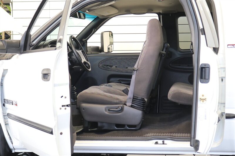 1999 Dodge Ram 2500 Laramie SLT  V-10 MAGNUM* 5-SPEED MANUAL* 58K ACTUAL MILES* NEVER HAD 5TH WHEEL OR GOOSENECK* NEW 33 " BFG KO3 10-PLYS* NEW BRAKES / SWAY BAR LINKS / BRAKE & COOLANT FLUSH* ALL ORIGINAL BOOKS-WINDOW STICKER-KEYS* - Photo 64 - Portland, OR 97230