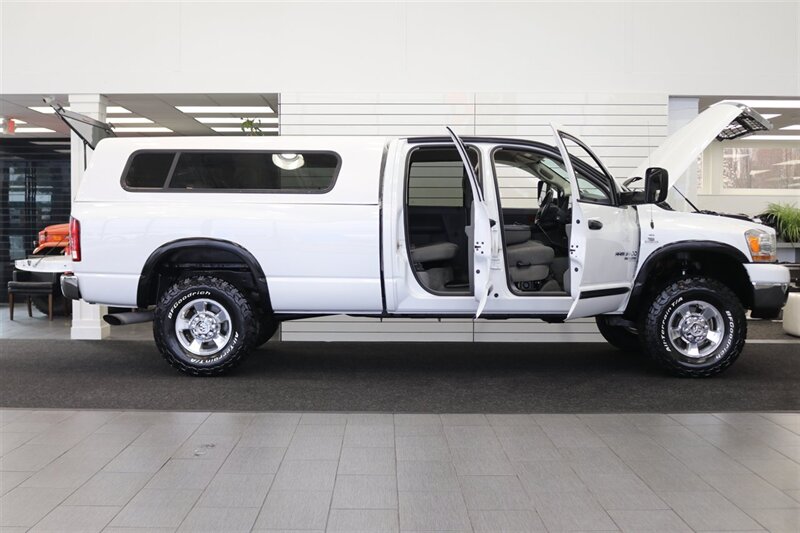 2006 Dodge Ram 3500 SLT  NEW 3 " CARLI LEVEL KIT W/ NEW 35 " BFG KO3 12-PLYs* 100% RUST FREE* NEVER HAD GOOSE NECK OR 5TH WHEEL* 6-SPEED MANUAL 5.9L HO* IN NEW CONDITION 100%* ALL ORIGINAL BOOKS & MANUALS & 2-KEYS* SERVICED - Photo 12 - Portland, OR 97230