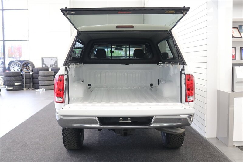 2006 Dodge Ram 3500 SLT  NEW 3 " CARLI LEVEL KIT W/ NEW 35 " BFG KO3 12-PLYs* 100% RUST FREE* NEVER HAD GOOSE NECK OR 5TH WHEEL* 6-SPEED MANUAL 5.9L HO* IN NEW CONDITION 100%* ALL ORIGINAL BOOKS & MANUALS & 2-KEYS* SERVICED - Photo 16 - Portland, OR 97230