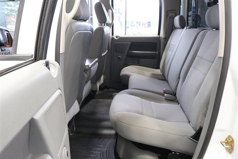 2006 Dodge Ram 3500 SLT  NEW 3 " CARLI LEVEL KIT W/ NEW 35 " BFG KO3 12-PLYs* 100% RUST FREE* NEVER HAD GOOSE NECK OR 5TH WHEEL* 6-SPEED MANUAL 5.9L HO* IN NEW CONDITION 100%* ALL ORIGINAL BOOKS & MANUALS & 2-KEYS* SERVICED - Photo 75 - Portland, OR 97230