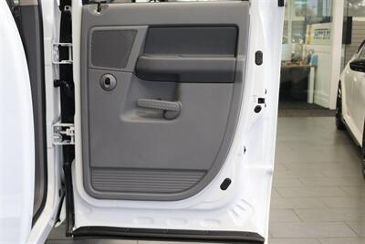 2006 Dodge Ram 3500 SLT  NEW 3 " CARLI LEVEL KIT W/ NEW 35 " BFG KO3 12-PLYs* 100% RUST FREE* NEVER HAD GOOSE NECK OR 5TH WHEEL* 6-SPEED MANUAL 5.9L HO* IN NEW CONDITION 100%* ALL ORIGINAL BOOKS & MANUALS & 2-KEYS* SERVICED - Photo 51 - Portland, OR 97230