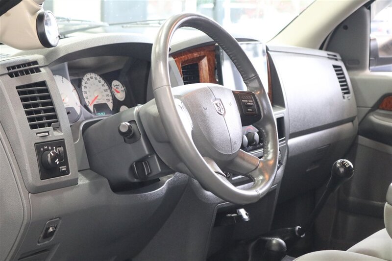 2006 Dodge Ram 3500 SLT  NEW 3 " CARLI LEVEL KIT W/ NEW 35 " BFG KO3 12-PLYs* 100% RUST FREE* NEVER HAD GOOSE NECK OR 5TH WHEEL* 6-SPEED MANUAL 5.9L HO* IN NEW CONDITION 100%* ALL ORIGINAL BOOKS & MANUALS & 2-KEYS* SERVICED - Photo 76 - Portland, OR 97230