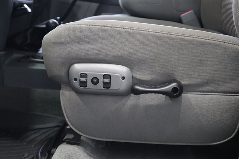 2006 Dodge Ram 3500 SLT  NEW 3 " CARLI LEVEL KIT W/ NEW 35 " BFG KO3 12-PLYs* 100% RUST FREE* NEVER HAD GOOSE NECK OR 5TH WHEEL* 6-SPEED MANUAL 5.9L HO* IN NEW CONDITION 100%* ALL ORIGINAL BOOKS & MANUALS & 2-KEYS* SERVICED - Photo 67 - Portland, OR 97230